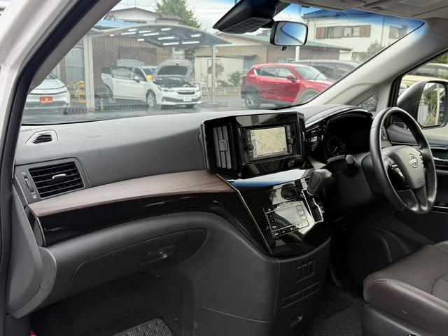 エルグランド ２５０ハイウェイスターＳ　純正ナビ／地デジ／バックカメラ／４ＷＤ／衝突軽減ブレーキ／ＬＥＤヘッドライト／ＥＴＣ／両側電動スライドドア／ハーフレザー／クルーズコントロール／Ｂｌｕｔｏｏｔ接続可能／８人乗り／スマートキー／（41枚目）
