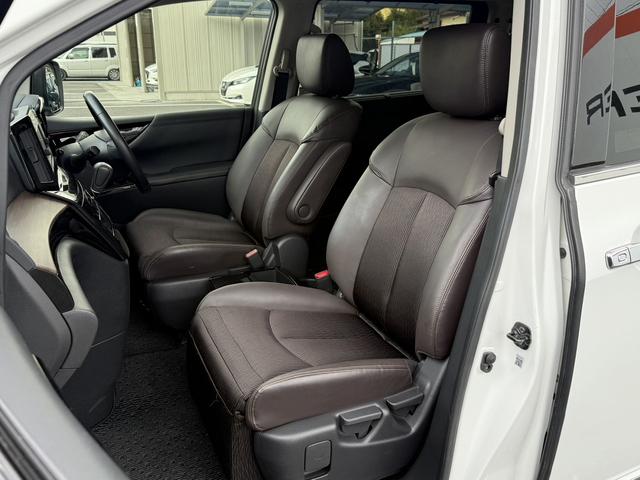 エルグランド ２５０ハイウェイスターＳ　純正ナビ／地デジ／バックカメラ／４ＷＤ／衝突軽減ブレーキ／ＬＥＤヘッドライト／ＥＴＣ／両側電動スライドドア／ハーフレザー／クルーズコントロール／Ｂｌｕｔｏｏｔ接続可能／８人乗り／スマートキー／（42枚目）