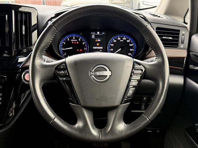 エルグランド ２５０ハイウェイスターＳ　純正ナビ／地デジ／バックカメラ／４ＷＤ／衝突軽減ブレーキ／ＬＥＤヘッドライト／ＥＴＣ／両側電動スライドドア／ハーフレザー／クルーズコントロール／Ｂｌｕｔｏｏｔ接続可能／８人乗り／スマートキー／（47枚目）