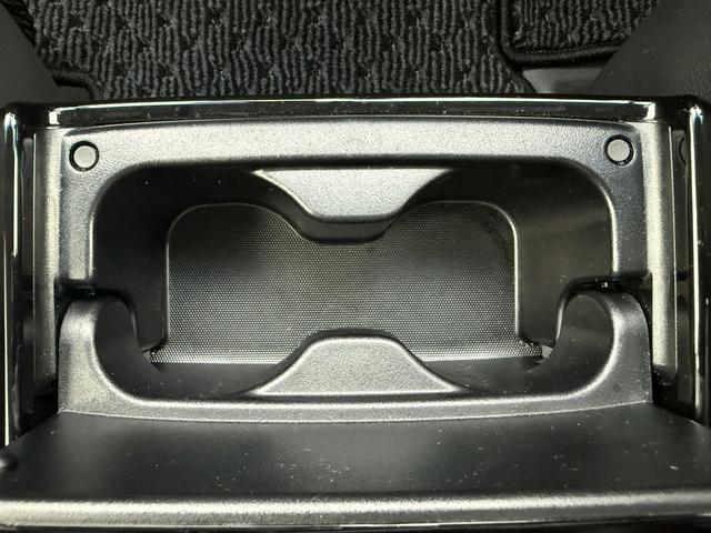 エルグランド ２５０ハイウェイスターＳ　純正ナビ／地デジ／バックカメラ／４ＷＤ／衝突軽減ブレーキ／ＬＥＤヘッドライト／ＥＴＣ／両側電動スライドドア／ハーフレザー／クルーズコントロール／Ｂｌｕｔｏｏｔ接続可能／８人乗り／スマートキー／（66枚目）