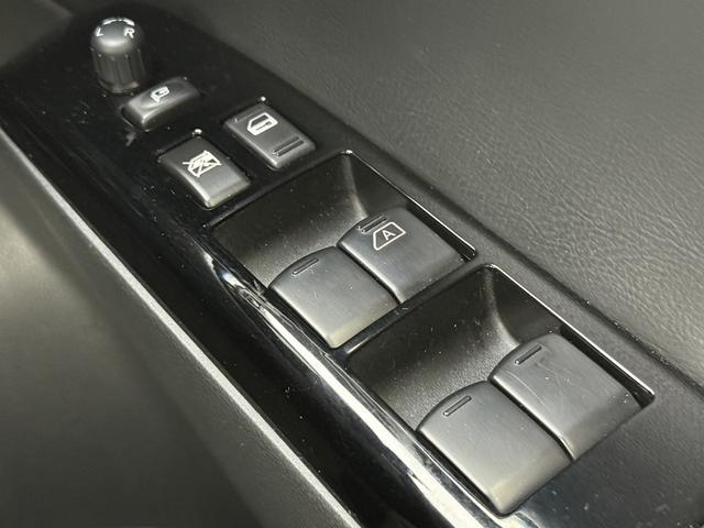 エルグランド ２５０ハイウェイスターＳ　純正ナビ／地デジ／バックカメラ／４ＷＤ／衝突軽減ブレーキ／ＬＥＤヘッドライト／ＥＴＣ／両側電動スライドドア／ハーフレザー／クルーズコントロール／Ｂｌｕｔｏｏｔ接続可能／８人乗り／スマートキー／（72枚目）