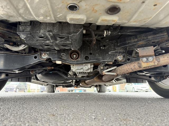 エルグランド ２５０ハイウェイスターＳ　純正ナビ／地デジ／バックカメラ／４ＷＤ／衝突軽減ブレーキ／ＬＥＤヘッドライト／ＥＴＣ／両側電動スライドドア／ハーフレザー／クルーズコントロール／Ｂｌｕｔｏｏｔ接続可能／８人乗り／スマートキー／（77枚目）