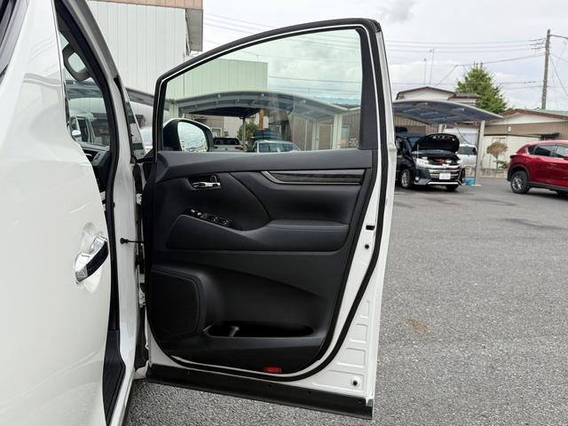アルファード ２．５Ｓ　レンタＵＰ／メーカーツインサンルーフ／純正９型ナビ／地デジ／バックカメラ／両側電動スライドドア／衝突軽減ブレーキ／レーダークルーズ／ＬＥＤヘッドライト／純正１８インチＡＷ／コーナーセンサー／ＢＴ接続／（34枚目）