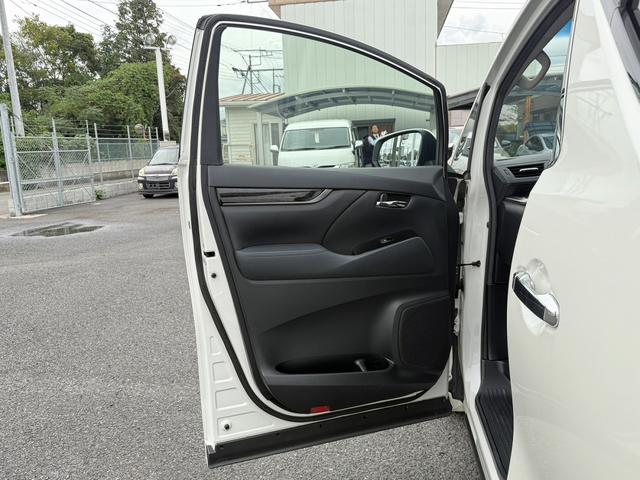 アルファード ２．５Ｓ　レンタＵＰ／メーカーツインサンルーフ／純正９型ナビ／地デジ／バックカメラ／両側電動スライドドア／衝突軽減ブレーキ／レーダークルーズ／ＬＥＤヘッドライト／純正１８インチＡＷ／コーナーセンサー／ＢＴ接続／（39枚目）
