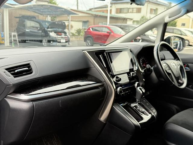 アルファード ２．５Ｓ　レンタＵＰ／メーカーツインサンルーフ／純正９型ナビ／地デジ／バックカメラ／両側電動スライドドア／衝突軽減ブレーキ／レーダークルーズ／ＬＥＤヘッドライト／純正１８インチＡＷ／コーナーセンサー／ＢＴ接続／（43枚目）