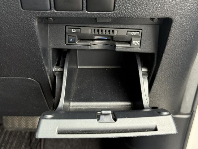 アルファード ２．５Ｓ　レンタＵＰ／メーカーツインサンルーフ／純正９型ナビ／地デジ／バックカメラ／両側電動スライドドア／衝突軽減ブレーキ／レーダークルーズ／ＬＥＤヘッドライト／純正１８インチＡＷ／コーナーセンサー／ＢＴ接続／（61枚目）