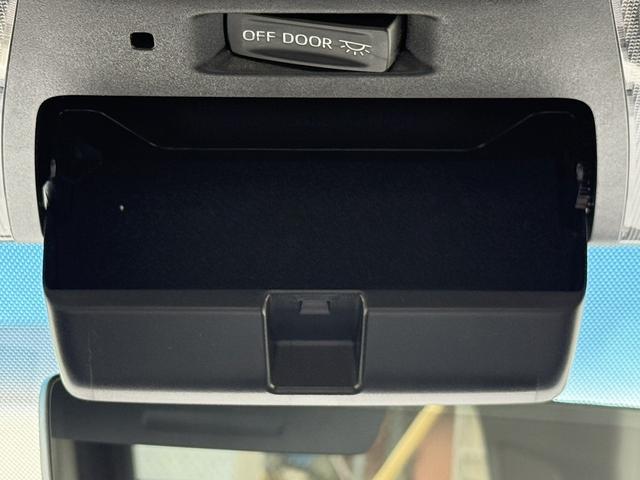 アルファード ２．５Ｓ　レンタＵＰ／メーカーツインサンルーフ／純正９型ナビ／地デジ／バックカメラ／両側電動スライドドア／衝突軽減ブレーキ／レーダークルーズ／ＬＥＤヘッドライト／純正１８インチＡＷ／コーナーセンサー／ＢＴ接続／（69枚目）