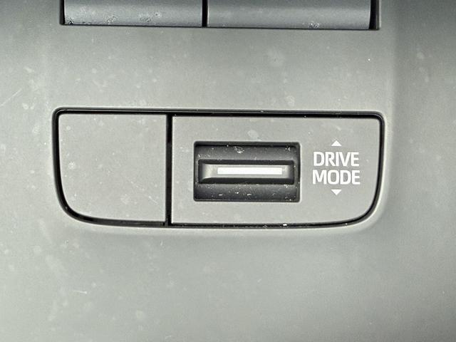 ハリアー Ｚ　メーカー１２．３型ナビ／ＪＢＬサウンド／アラウンドビューカメラ／地デジ／電動リアゲート／レーダークルーズコントロール／ＥＴＣ／純正１９ＡＷ／ハーフレザー／Ｂｌｕｔｏｏｔｈ接続可能／スマートキー／ＬＥＤ（54枚目）