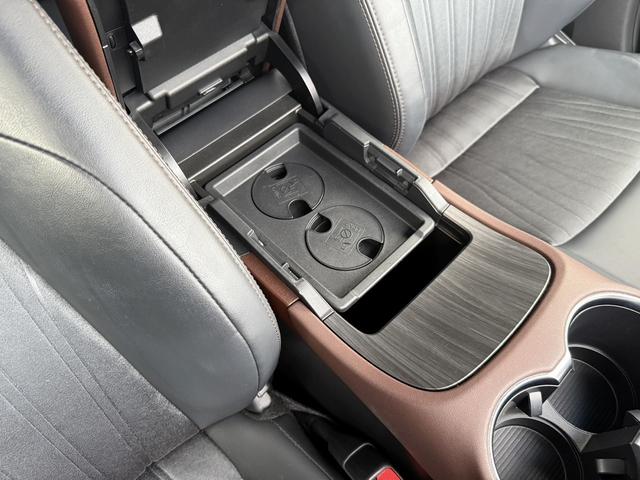 ハリアー Ｚ　メーカー１２．３型ナビ／ＪＢＬサウンド／アラウンドビューカメラ／地デジ／電動リアゲート／レーダークルーズコントロール／ＥＴＣ／純正１９ＡＷ／ハーフレザー／Ｂｌｕｔｏｏｔｈ接続可能／スマートキー／ＬＥＤ（68枚目）