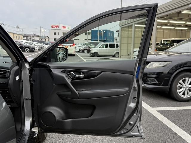 エクストレイル モード・プレミアｉ　ハイブリッド　メーカー９型ナビ／プロパイロット／地デジ／黒革シート／アラウンドビューカメラ／デジタルインナーミラー／電動リアゲート／衝突軽減ブレーキ／ＥＴＣ／全席シートヒーター／４ＷＤ／純正１９ＡＷ／スマートキー（34枚目）