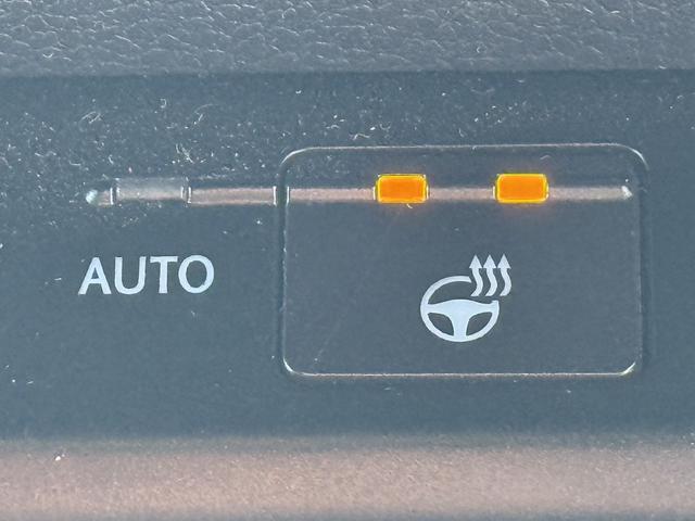 UX UX200 バージョンC 純正ナビ/地デジ/Bカメラ/シートヒータ-/レーダークルーズ/衝突軽減/パワーシート/ETC/ステアリングヒーター/電動リアゲート/Bluetooth接続/スマートフォン置くだけ充電/(6枚目)