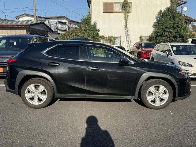 UX UX200 バージョンC 純正ナビ/地デジ/Bカメラ/シートヒータ-/レーダークルーズ/衝突軽減/パワーシート/ETC/ステアリングヒーター/電動リアゲート/Bluetooth接続/スマートフォン置くだけ充電/(9枚目)