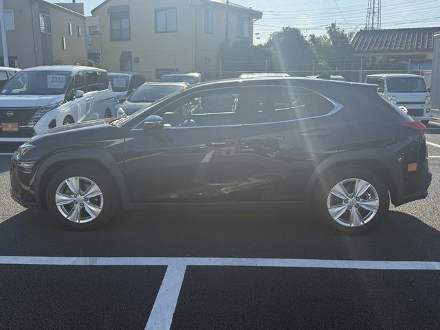 UX UX200 バージョンC 純正ナビ/地デジ/Bカメラ/シートヒータ-/レーダークルーズ/衝突軽減/パワーシート/ETC/ステアリングヒーター/電動リアゲート/Bluetooth接続/スマートフォン置くだけ充電/(11枚目)