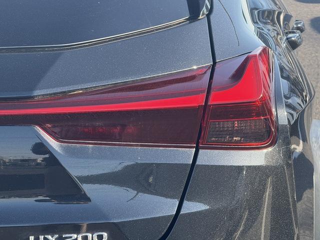 UX UX200 バージョンC 純正ナビ/地デジ/Bカメラ/シートヒータ-/レーダークルーズ/衝突軽減/パワーシート/ETC/ステアリングヒーター/電動リアゲート/Bluetooth接続/スマートフォン置くだけ充電/(13枚目)