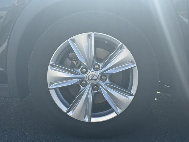 UX UX200 バージョンC 純正ナビ/地デジ/Bカメラ/シートヒータ-/レーダークルーズ/衝突軽減/パワーシート/ETC/ステアリングヒーター/電動リアゲート/Bluetooth接続/スマートフォン置くだけ充電/(27枚目)