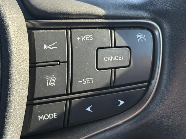 UX UX200 バージョンC 純正ナビ/地デジ/Bカメラ/シートヒータ-/レーダークルーズ/衝突軽減/パワーシート/ETC/ステアリングヒーター/電動リアゲート/Bluetooth接続/スマートフォン置くだけ充電/(45枚目)