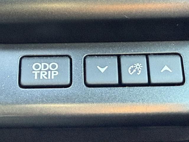 UX UX200 バージョンC 純正ナビ/地デジ/Bカメラ/シートヒータ-/レーダークルーズ/衝突軽減/パワーシート/ETC/ステアリングヒーター/電動リアゲート/Bluetooth接続/スマートフォン置くだけ充電/(52枚目)