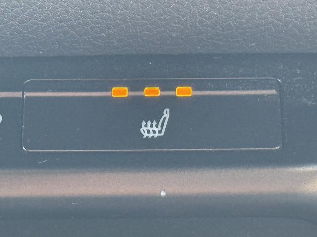 UX UX200 バージョンC 純正ナビ/地デジ/Bカメラ/シートヒータ-/レーダークルーズ/衝突軽減/パワーシート/ETC/ステアリングヒーター/電動リアゲート/Bluetooth接続/スマートフォン置くだけ充電/(56枚目)