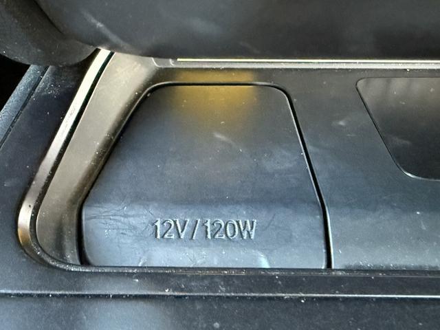 UX UX200 バージョンC 純正ナビ/地デジ/Bカメラ/シートヒータ-/レーダークルーズ/衝突軽減/パワーシート/ETC/ステアリングヒーター/電動リアゲート/Bluetooth接続/スマートフォン置くだけ充電/(57枚目)