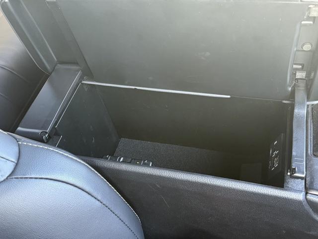 UX UX200 バージョンC 純正ナビ/地デジ/Bカメラ/シートヒータ-/レーダークルーズ/衝突軽減/パワーシート/ETC/ステアリングヒーター/電動リアゲート/Bluetooth接続/スマートフォン置くだけ充電/(67枚目)