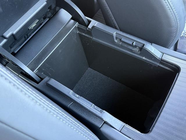 ハリアーハイブリッド Ｚ　ＪＢＬサウンド／純正ナビ／地デジ／Ｂカメラ／電動Ｒゲート／レーダークルーズコントロール／ＥＴＣ／ＬＥＤヘッドライト／ブルートゥースオーディオ／スマートキー／プッシュスタート／（62枚目）