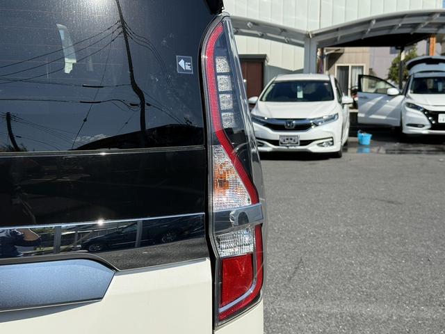 セレナ ｅ－パワー　ハイウェイスターＶ　セーフティパックＢ　寒冷地仕様　インテリジェントアラウンドビューモニター　プロパイロット　両側電動スライドドア　衝突軽減　リアオートエアコン　ハンズフリーパワースライドドア　ＥＴＣ　Ｂｌｕｅｔｏｏｔｈ（19枚目）