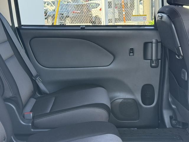 セレナ ｅ－パワー　ハイウェイスターＶ　セーフティパックＢ　寒冷地仕様　インテリジェントアラウンドビューモニター　プロパイロット　両側電動スライドドア　衝突軽減　リアオートエアコン　ハンズフリーパワースライドドア　ＥＴＣ　Ｂｌｕｅｔｏｏｔｈ（28枚目）