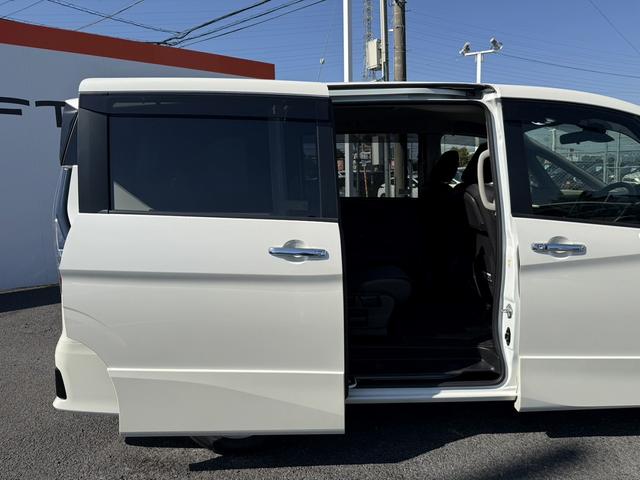 セレナ ｅ－パワー　ハイウェイスターＶ　セーフティパックＢ　寒冷地仕様　インテリジェントアラウンドビューモニター　プロパイロット　両側電動スライドドア　衝突軽減　リアオートエアコン　ハンズフリーパワースライドドア　ＥＴＣ　Ｂｌｕｅｔｏｏｔｈ（29枚目）