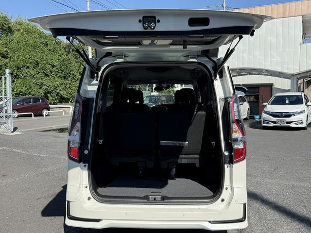 セレナ ｅ－パワー　ハイウェイスターＶ　セーフティパックＢ　寒冷地仕様　インテリジェントアラウンドビューモニター　プロパイロット　両側電動スライドドア　衝突軽減　リアオートエアコン　ハンズフリーパワースライドドア　ＥＴＣ　Ｂｌｕｅｔｏｏｔｈ（30枚目）