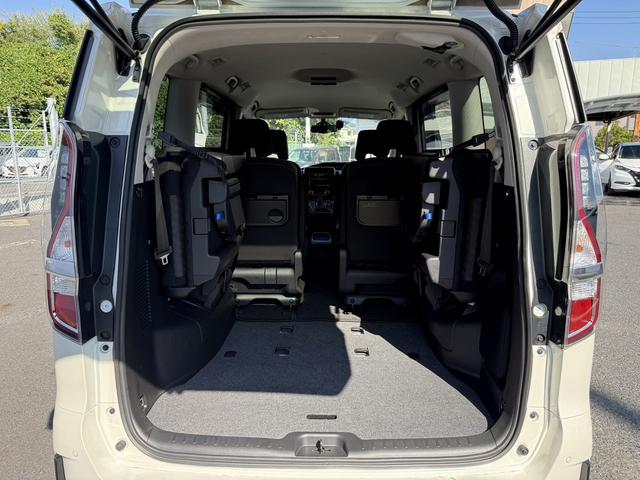 セレナ ｅ－パワー　ハイウェイスターＶ　セーフティパックＢ　寒冷地仕様　インテリジェントアラウンドビューモニター　プロパイロット　両側電動スライドドア　衝突軽減　リアオートエアコン　ハンズフリーパワースライドドア　ＥＴＣ　Ｂｌｕｅｔｏｏｔｈ（32枚目）