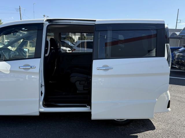 セレナ ｅ－パワー　ハイウェイスターＶ　セーフティパックＢ　寒冷地仕様　インテリジェントアラウンドビューモニター　プロパイロット　両側電動スライドドア　衝突軽減　リアオートエアコン　ハンズフリーパワースライドドア　ＥＴＣ　Ｂｌｕｅｔｏｏｔｈ（35枚目）