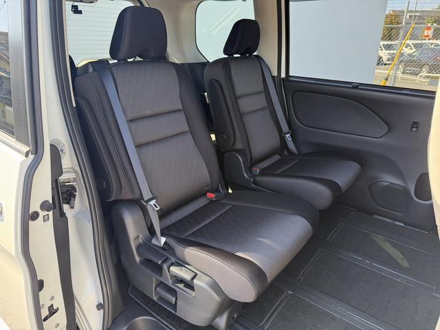 セレナ ｅ－パワー　ハイウェイスターＶ　セーフティパックＢ　寒冷地仕様　インテリジェントアラウンドビューモニター　プロパイロット　両側電動スライドドア　衝突軽減　リアオートエアコン　ハンズフリーパワースライドドア　ＥＴＣ　Ｂｌｕｅｔｏｏｔｈ（39枚目）