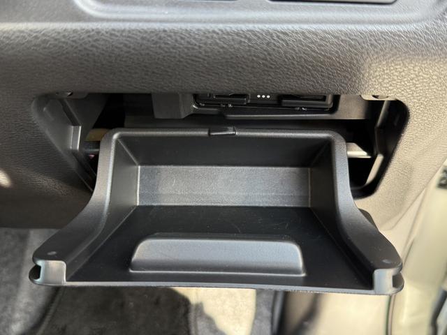 セレナ ｅ－パワー　ハイウェイスターＶ　セーフティパックＢ　寒冷地仕様　インテリジェントアラウンドビューモニター　プロパイロット　両側電動スライドドア　衝突軽減　リアオートエアコン　ハンズフリーパワースライドドア　ＥＴＣ　Ｂｌｕｅｔｏｏｔｈ（59枚目）