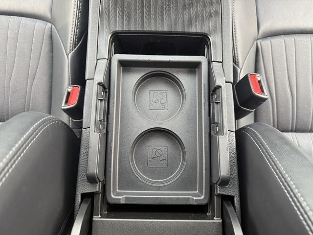 ハリアー G 禁煙車/レンタアップ/純正8インチナビゲーション/バックカメラ/フルセグ/衝突軽減ブレーキ/ハーフレザーシート/電動リアゲート/ETC/デジタルインナーミラー/デュアルエアコン/電動チルトステアリング(60枚目)