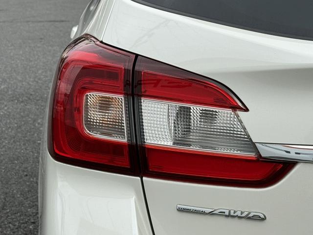 レヴォーグ ２．０ＳＴＩスポーツアイサイト　純正８インチナビ　バックカメラ　フルセグ　アイサイトバージョン３　アダクティブクルーズコントロール　アドバンスドセーフティパッケージ　シートヒーター　ＥＴＣ　メモリー機能付きパワーシート　サイドビュー（18枚目）