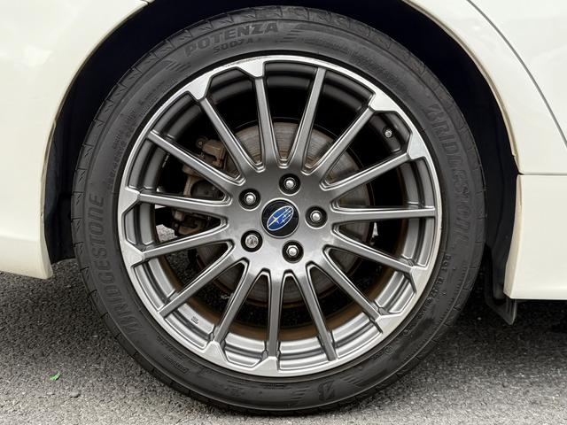 レヴォーグ ２．０ＳＴＩスポーツアイサイト　純正８インチナビ　バックカメラ　フルセグ　アイサイトバージョン３　アダクティブクルーズコントロール　アドバンスドセーフティパッケージ　シートヒーター　ＥＴＣ　メモリー機能付きパワーシート　サイドビュー（22枚目）