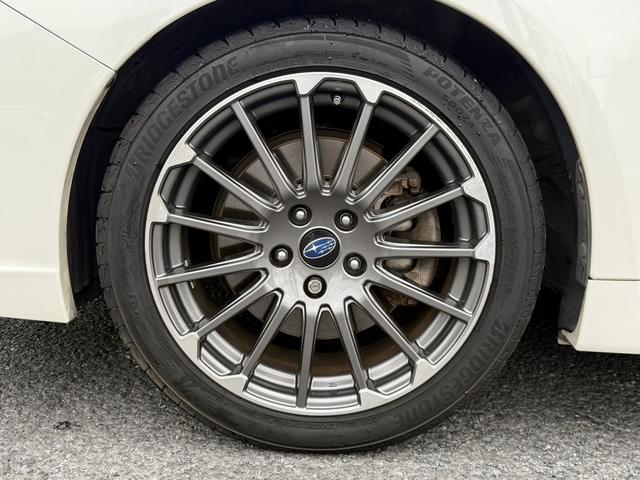 レヴォーグ ２．０ＳＴＩスポーツアイサイト　純正８インチナビ　バックカメラ　フルセグ　アイサイトバージョン３　アダクティブクルーズコントロール　アドバンスドセーフティパッケージ　シートヒーター　ＥＴＣ　メモリー機能付きパワーシート　サイドビュー（24枚目）