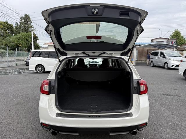 レヴォーグ ２．０ＳＴＩスポーツアイサイト　純正８インチナビ　バックカメラ　フルセグ　アイサイトバージョン３　アダクティブクルーズコントロール　アドバンスドセーフティパッケージ　シートヒーター　ＥＴＣ　メモリー機能付きパワーシート　サイドビュー（27枚目）