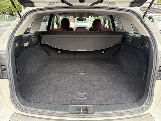 レヴォーグ ２．０ＳＴＩスポーツアイサイト　純正８インチナビ　バックカメラ　フルセグ　アイサイトバージョン３　アダクティブクルーズコントロール　アドバンスドセーフティパッケージ　シートヒーター　ＥＴＣ　メモリー機能付きパワーシート　サイドビュー（28枚目）