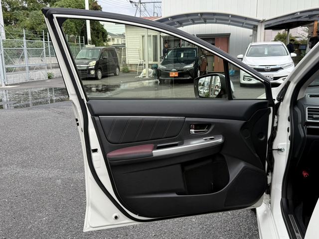 レヴォーグ ２．０ＳＴＩスポーツアイサイト　純正８インチナビ　バックカメラ　フルセグ　アイサイトバージョン３　アダクティブクルーズコントロール　アドバンスドセーフティパッケージ　シートヒーター　ＥＴＣ　メモリー機能付きパワーシート　サイドビュー（30枚目）