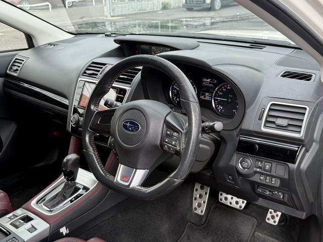 レヴォーグ ２．０ＳＴＩスポーツアイサイト　純正８インチナビ　バックカメラ　フルセグ　アイサイトバージョン３　アダクティブクルーズコントロール　アドバンスドセーフティパッケージ　シートヒーター　ＥＴＣ　メモリー機能付きパワーシート　サイドビュー（32枚目）