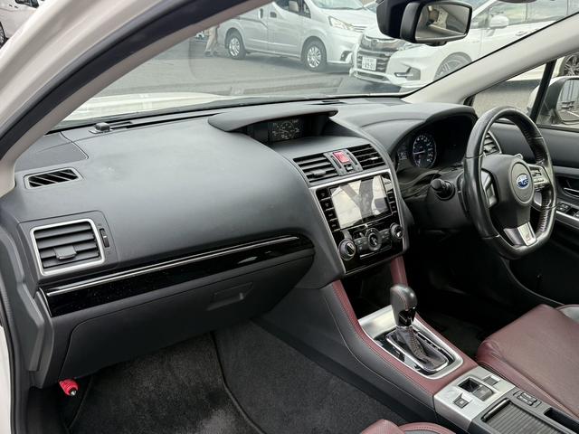 レヴォーグ ２．０ＳＴＩスポーツアイサイト　純正８インチナビ　バックカメラ　フルセグ　アイサイトバージョン３　アダクティブクルーズコントロール　アドバンスドセーフティパッケージ　シートヒーター　ＥＴＣ　メモリー機能付きパワーシート　サイドビュー（36枚目）