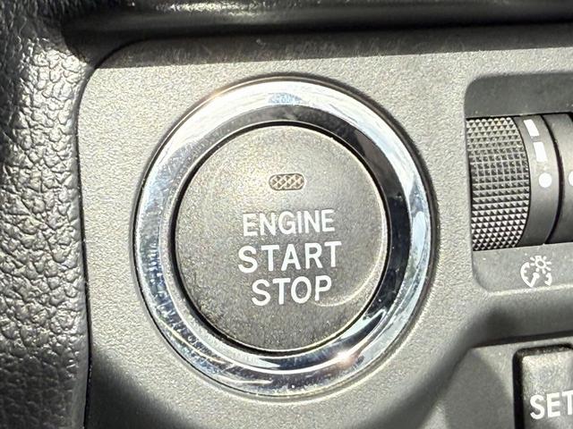 レヴォーグ ２．０ＳＴＩスポーツアイサイト　純正８インチナビ　バックカメラ　フルセグ　アイサイトバージョン３　アダクティブクルーズコントロール　アドバンスドセーフティパッケージ　シートヒーター　ＥＴＣ　メモリー機能付きパワーシート　サイドビュー（54枚目）