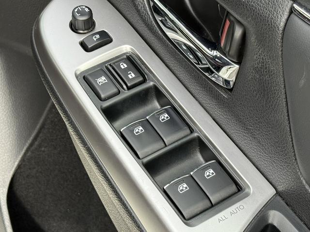 レヴォーグ ２．０ＳＴＩスポーツアイサイト　純正８インチナビ　バックカメラ　フルセグ　アイサイトバージョン３　アダクティブクルーズコントロール　アドバンスドセーフティパッケージ　シートヒーター　ＥＴＣ　メモリー機能付きパワーシート　サイドビュー（57枚目）