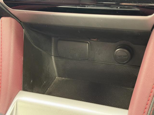 レヴォーグ ２．０ＳＴＩスポーツアイサイト　純正８インチナビ　バックカメラ　フルセグ　アイサイトバージョン３　アダクティブクルーズコントロール　アドバンスドセーフティパッケージ　シートヒーター　ＥＴＣ　メモリー機能付きパワーシート　サイドビュー（58枚目）