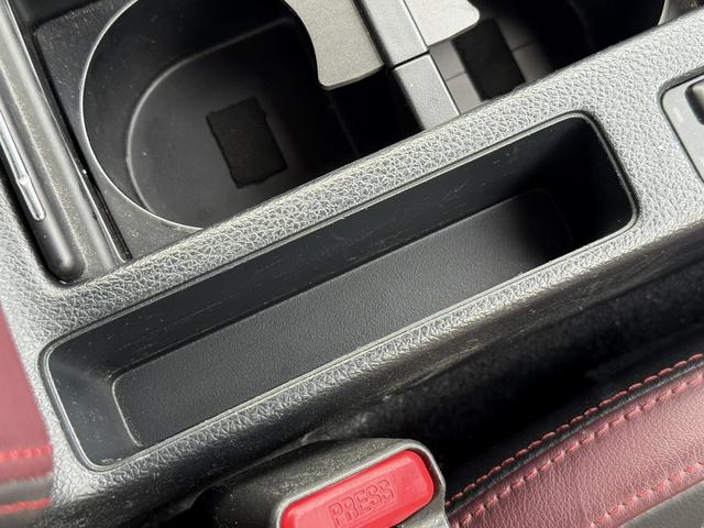 レヴォーグ ２．０ＳＴＩスポーツアイサイト　純正８インチナビ　バックカメラ　フルセグ　アイサイトバージョン３　アダクティブクルーズコントロール　アドバンスドセーフティパッケージ　シートヒーター　ＥＴＣ　メモリー機能付きパワーシート　サイドビュー（60枚目）