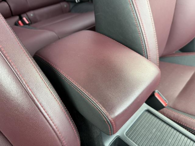 レヴォーグ ２．０ＳＴＩスポーツアイサイト　純正８インチナビ　バックカメラ　フルセグ　アイサイトバージョン３　アダクティブクルーズコントロール　アドバンスドセーフティパッケージ　シートヒーター　ＥＴＣ　メモリー機能付きパワーシート　サイドビュー（61枚目）