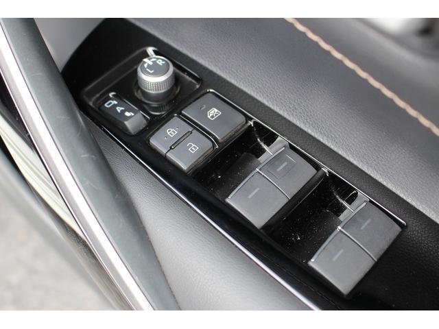 カローラツーリング ダブルバイビー 6MT/純正9インチナビゲーション/6スピーカー/フルセグ/バックカメラ/デジタルインナーミラー/衝突軽減ブレーキ/アダクティブクルーズ/シートヒーター/ステアリングヒーター/ETC/オートハイビーム(69枚目)