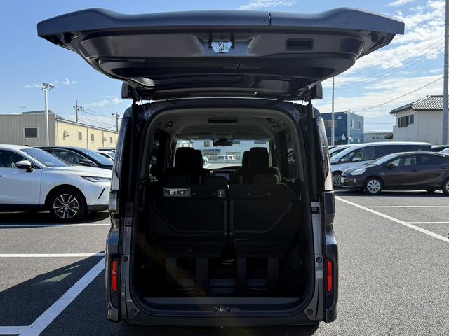 ステップワゴンスパーダ スパーダハイブリッド G ホンダセンシング 禁煙車 1オーナー 純正10インチナビ 後席モニター バックカメラ フルセグ 両側電動スライド 7人乗リ 衝突軽減ブレーキ ダダクティブクルーズ わくわくゲート デュアルエアコン レーンキープアシスト(32枚目)