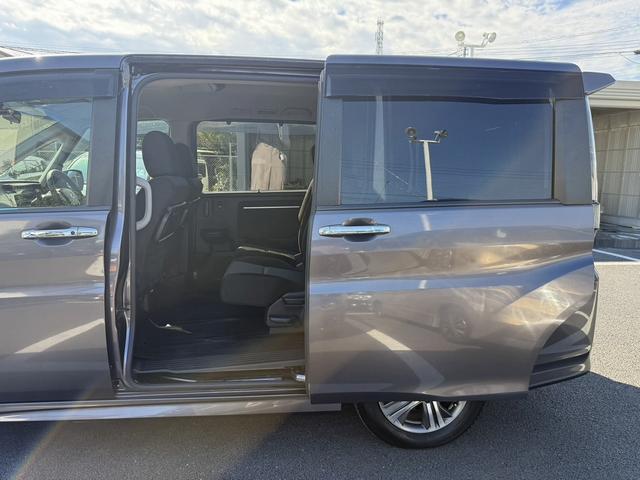 ステップワゴンスパーダ スパーダハイブリッド G ホンダセンシング 禁煙車 1オーナー 純正10インチナビ 後席モニター バックカメラ フルセグ 両側電動スライド 7人乗リ 衝突軽減ブレーキ ダダクティブクルーズ わくわくゲート デュアルエアコン レーンキープアシスト(38枚目)